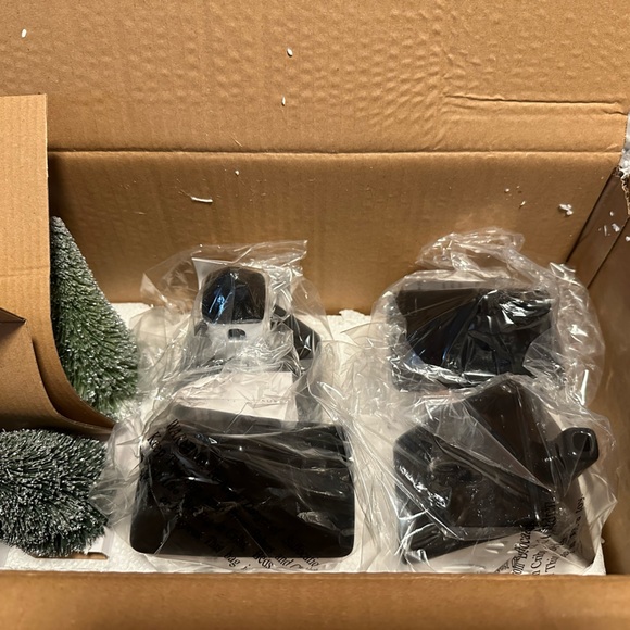 10pc Battery Operated Ceramic Christmas Village Kit White/ Black Wondershop - Picture 8 of 8